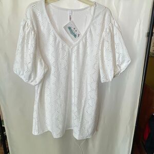 NWT white eyelet GeeGee size 3X stretchy knit top.